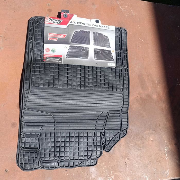 Гумени стелки за автомобил нови универсални