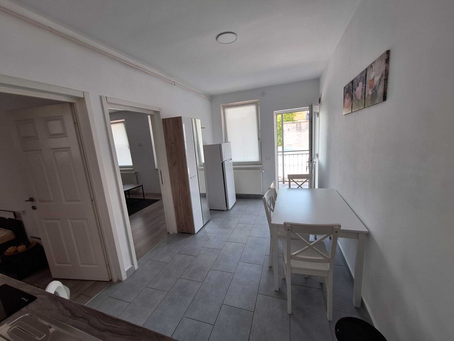Inchiriez apartament cu 2 camere ultra central