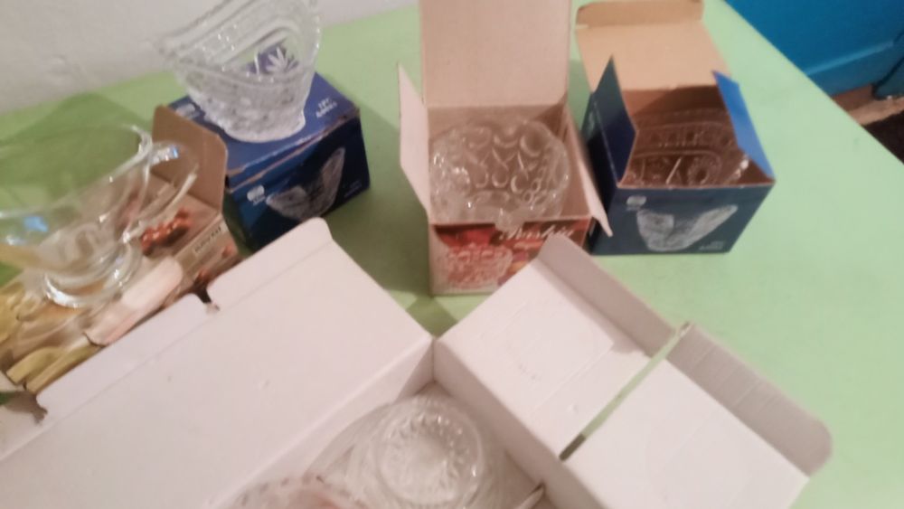 Бесплатно дам посуды кому надо