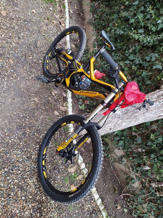 Bicicleta downhill stare foarte buna