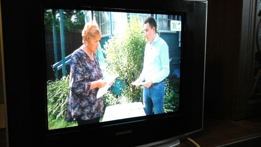 Телевизор плоский самсунг