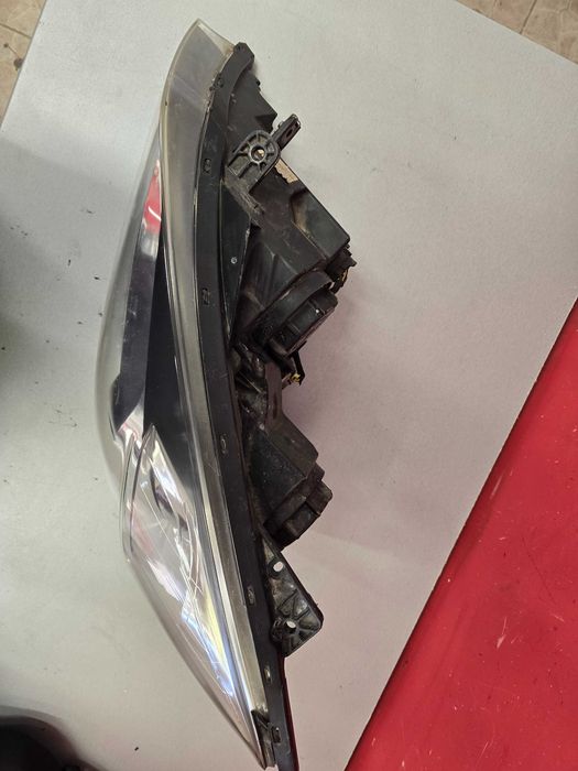 Оригинален фар Киа Сеед  Kia Ceed
