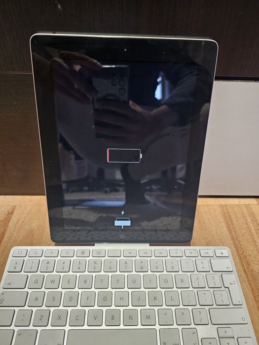 Vând Apple iPad Air/normal/tastatura