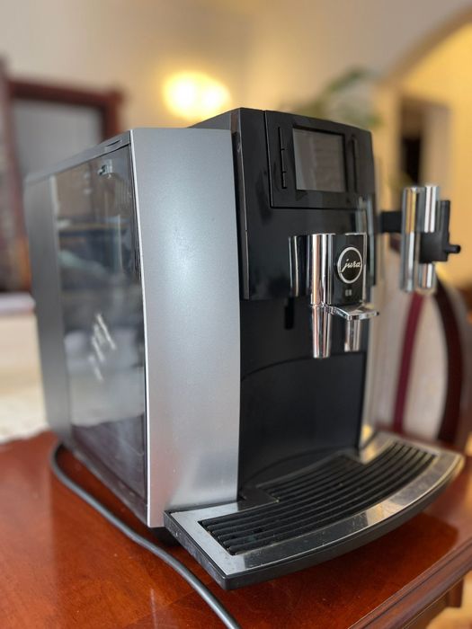 Espressor Jura E8
