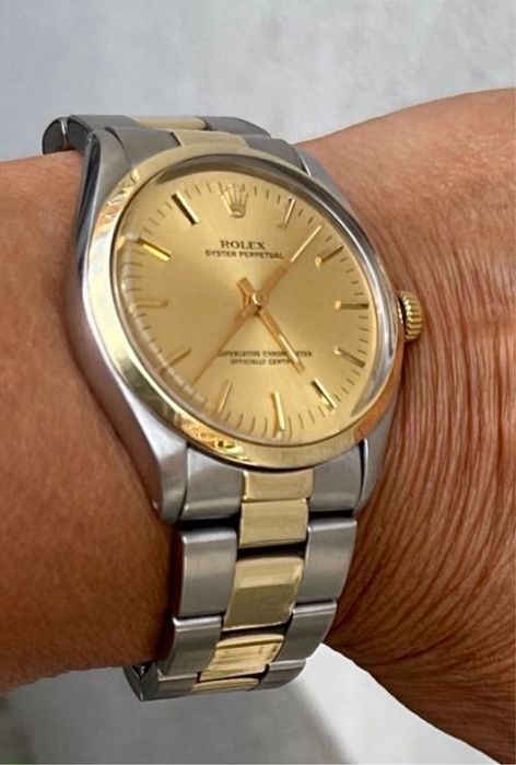 Rolex aur cu otel Oyster Perpetual.
