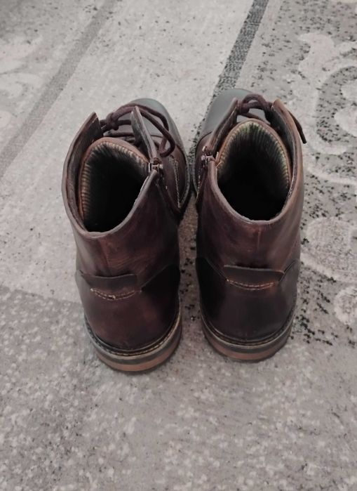 Vând ghete piele naturală, mărime mare