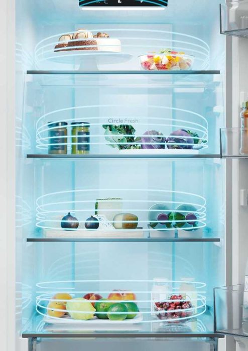 Нов Total No Frost хладилник с фризер Candy 279 л 183/55/60 см