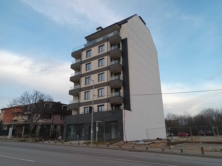 Склад под наем в кв.Овча Купел ул. Боряна и ул. Монтевиодео