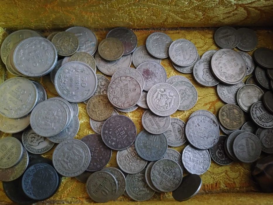 Продавам лот монети