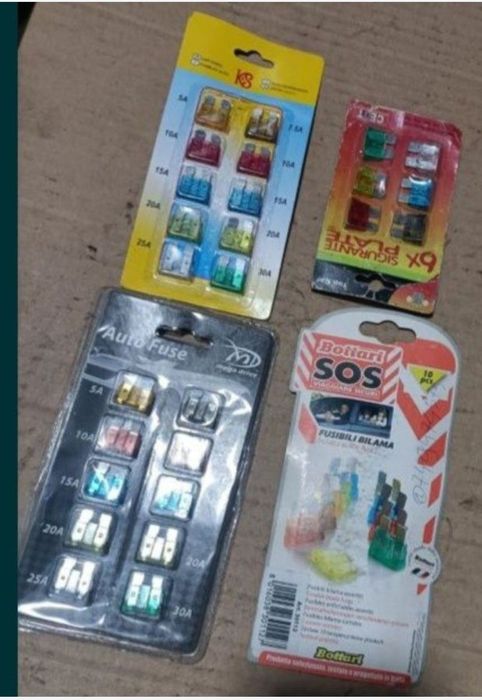 Set siguranțe Mega plate ,posibilitate expediere colet avantajos la or