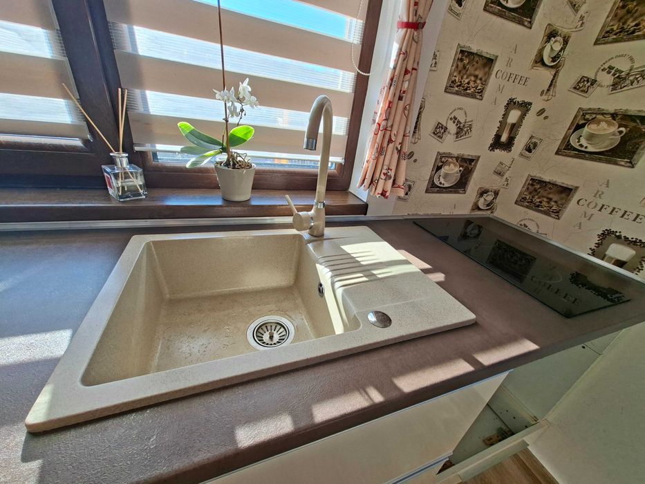 Vand mobila de bucatarie