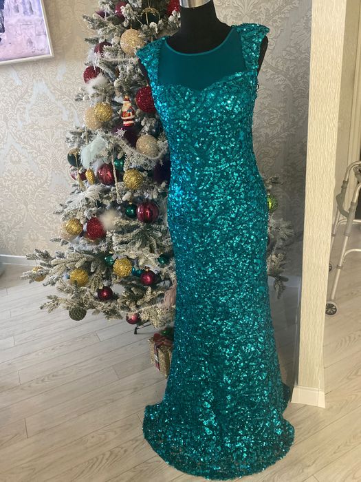 Красивое вечернее платье