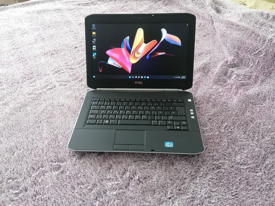 Laptop Dell cu processor i5