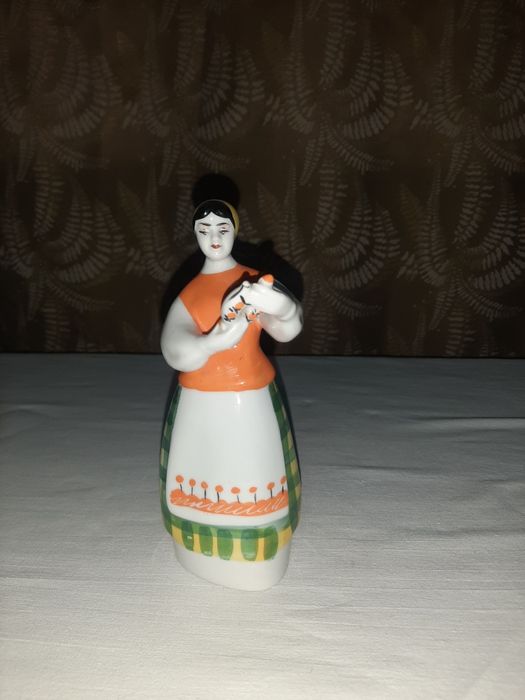 Фарфоровые статуэтки 4 штуки