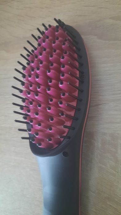 Керамична четка за изправяне на коса