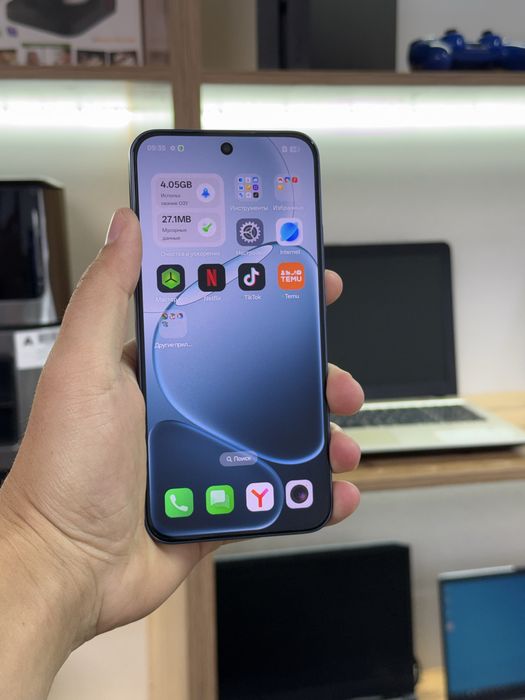 Телефон Oppo A6 Pro