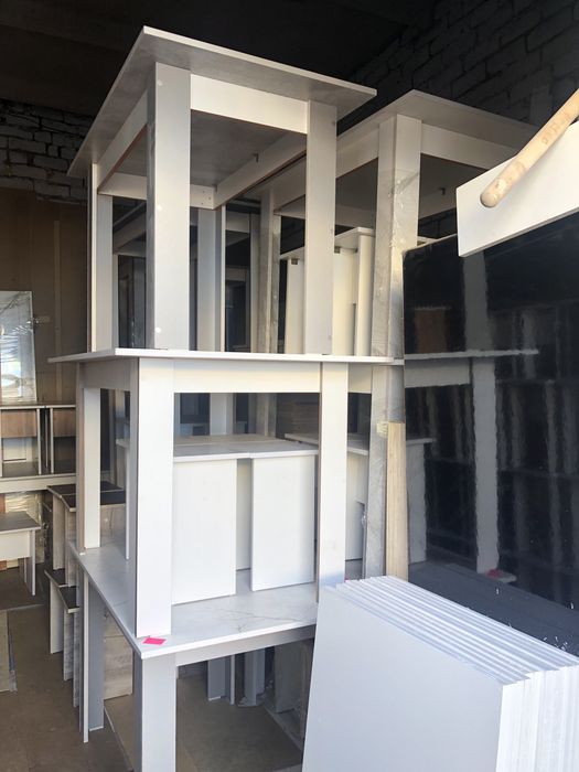 Продам новые кухонные столы цвета разные