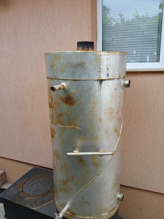 Vand boiler pe lemne
