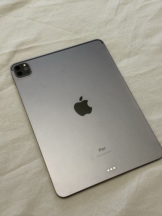 Продам iPad 11 pro 2 поколения со стилусом