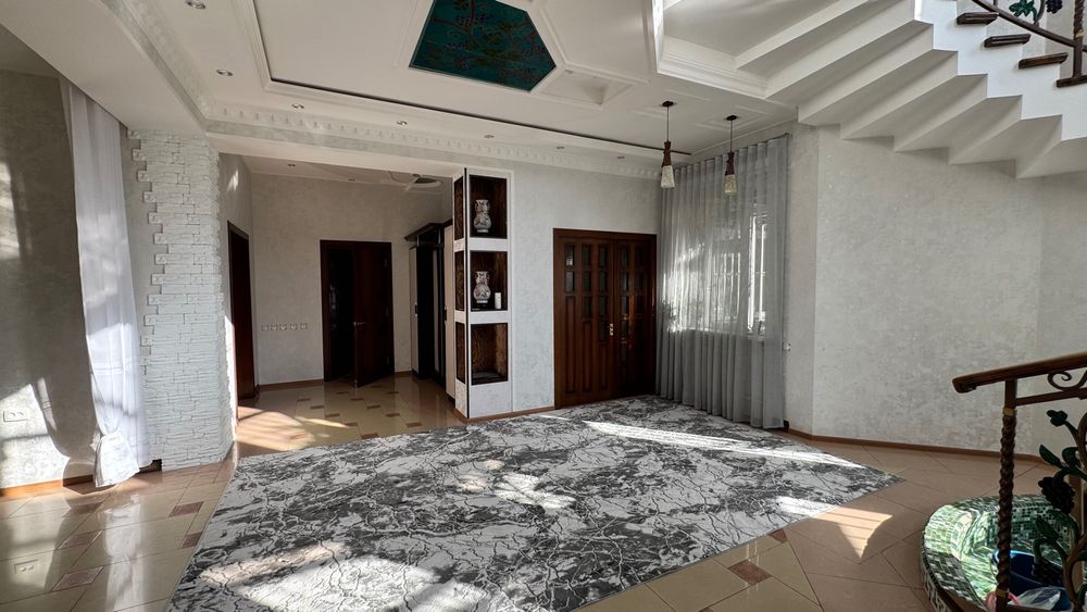 Продается шикарный дом в центре города