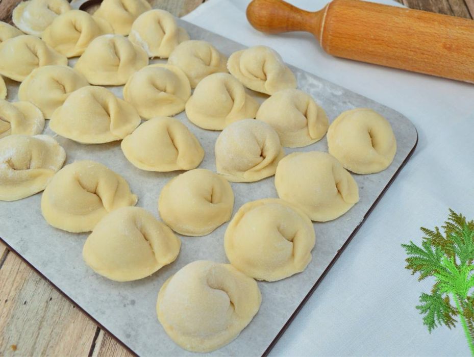 Пельмени, манты , чебуреки , чебуречки