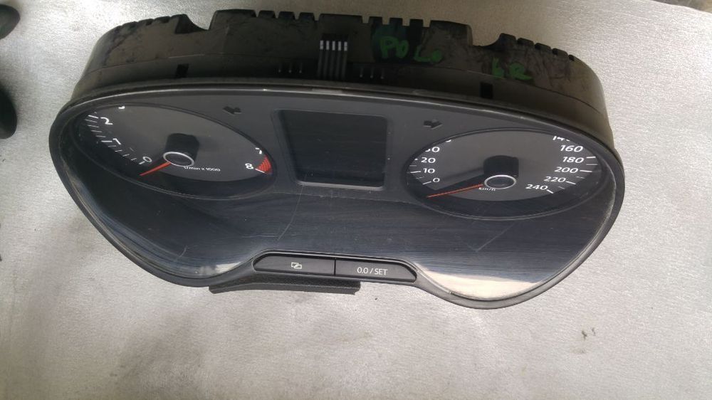 ceasuri bord vw polo 6r 1.2 b 6r0920860e