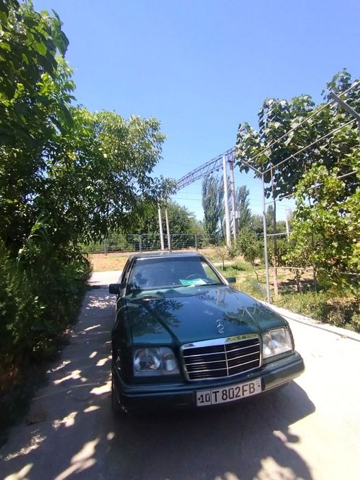 W124 sotiladi holati yaxshi M111 mator 2L metan gaz 4 pokaleniya