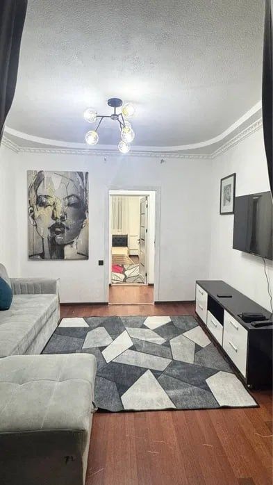 Чилонзор тумани 1-квартлда 2хонали квартира ижарага берилади