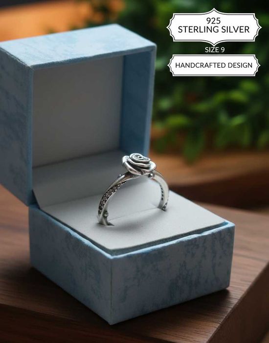 Сребърен пръстен „Нежна роза“ със сияйни кристали