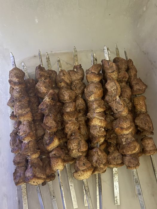 Продаем как готовый шашлык на шампурах.