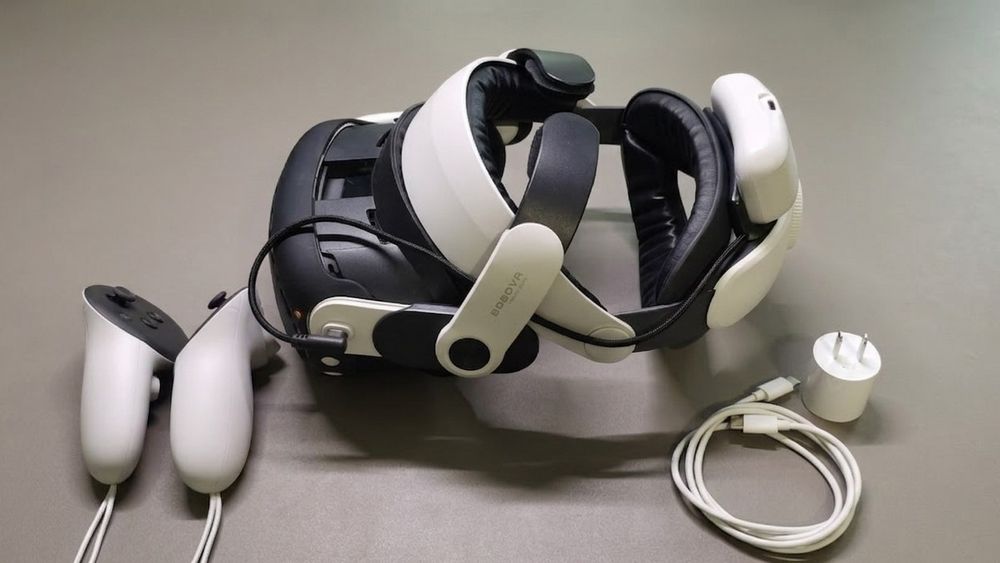 Meta Quest 3 128 GB + Полный Топ-Комплект (BOBOVR M3 Pro, AMVR, Кейс)