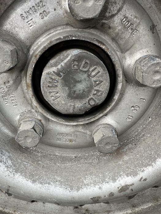 Platforma Eduard cu suspensie