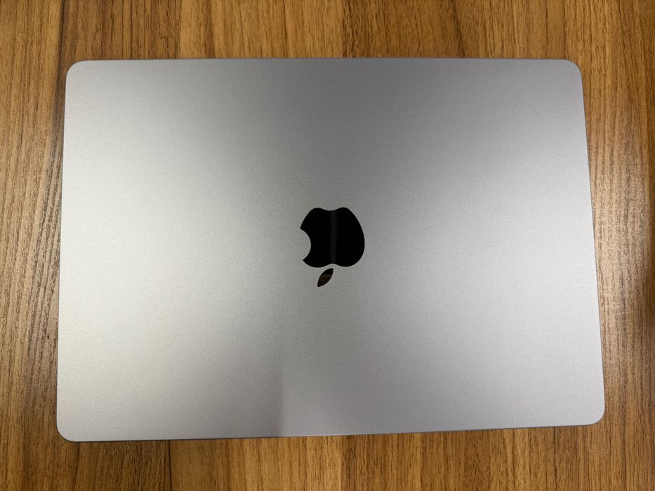 Продам MacBook Air M2 13 (8/256), Space Gray