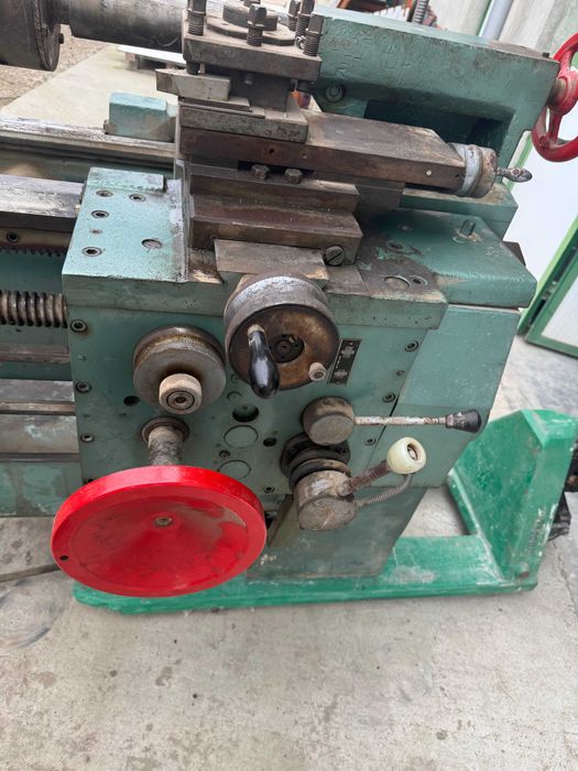 Универсален струг СУ 400 – ЗММ Сливен, работещ + ножове и аксесоари