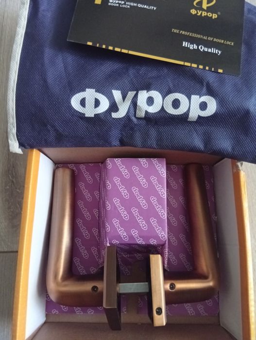 Продам дверные ручки