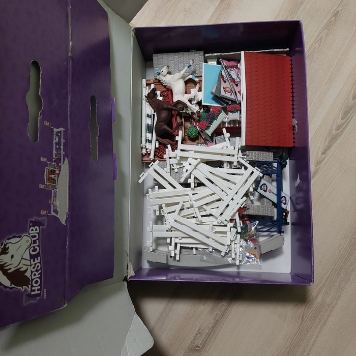 Schleich 42338 голямо конно състезание