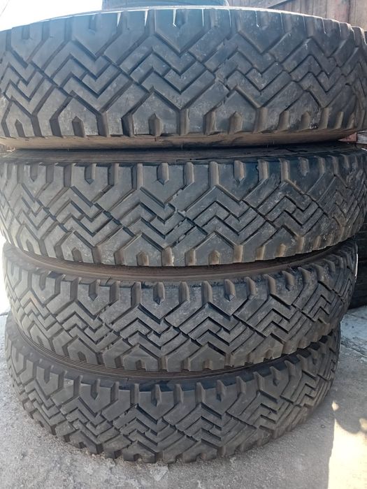 4 anvelope   10 R 22.5 (M+S) Continental