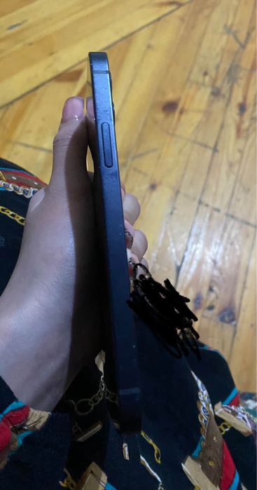 iPhone 12 IMEI нету