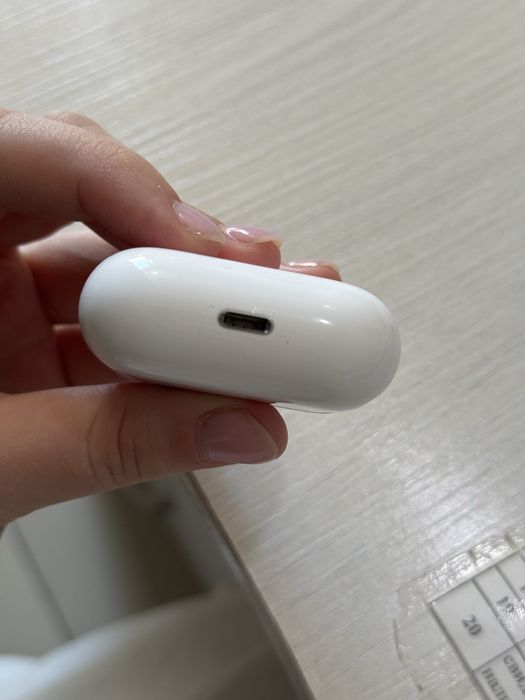 продается наушники AirPods 3 with Lightning Charging Case белый
