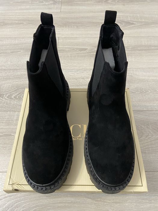 Ghete botine negre marca Vices marimea 38 piele întoarsa