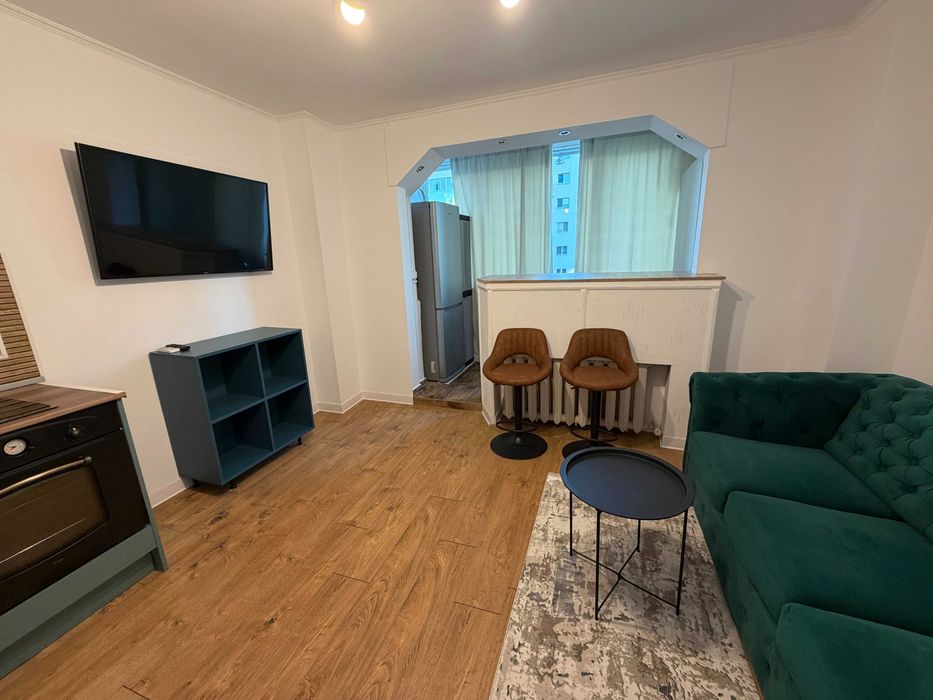 Inchiriez Garsoniera renovata premium, bloc cu centrala proprie