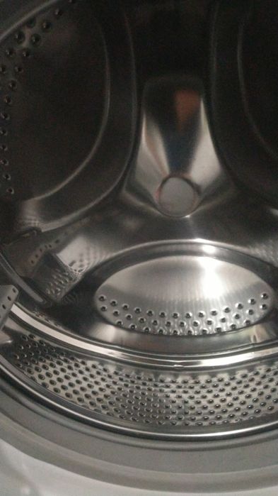 Продам стиральную машину Indesit