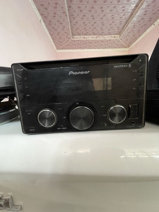 Audio texnika sambufer. Poiner mafon. Usiletel