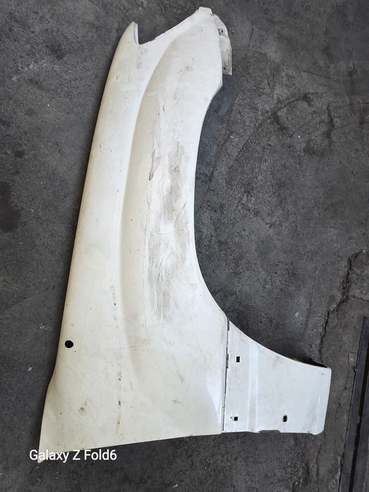 Продам крыло правое LX470