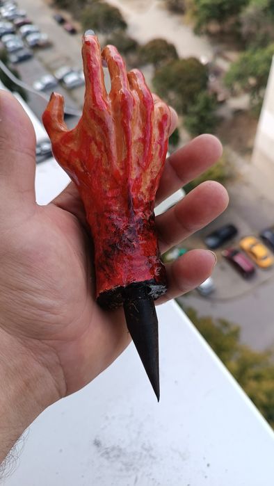 Хелоуин зомби ръка