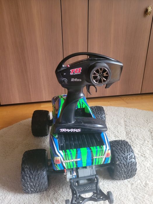 Rc car traxxas stampede+ baterie+ incarcator+telecomanda