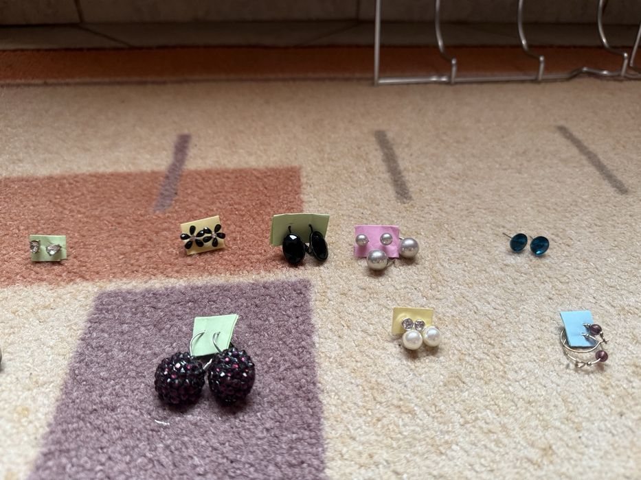 Обеци - различни видове за всяка жена