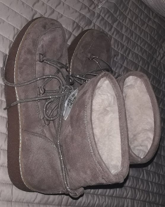 cizme blana noi nr 41 botosi