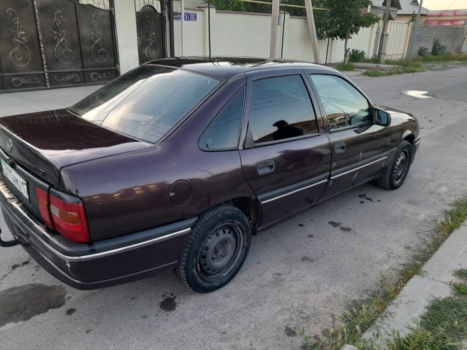 Opel vectra 1.8л
