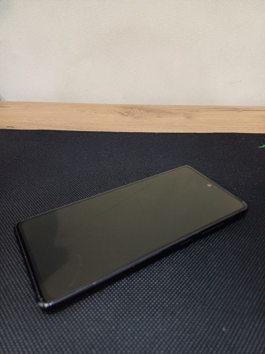 Продаётся телефон Samsung S20FE